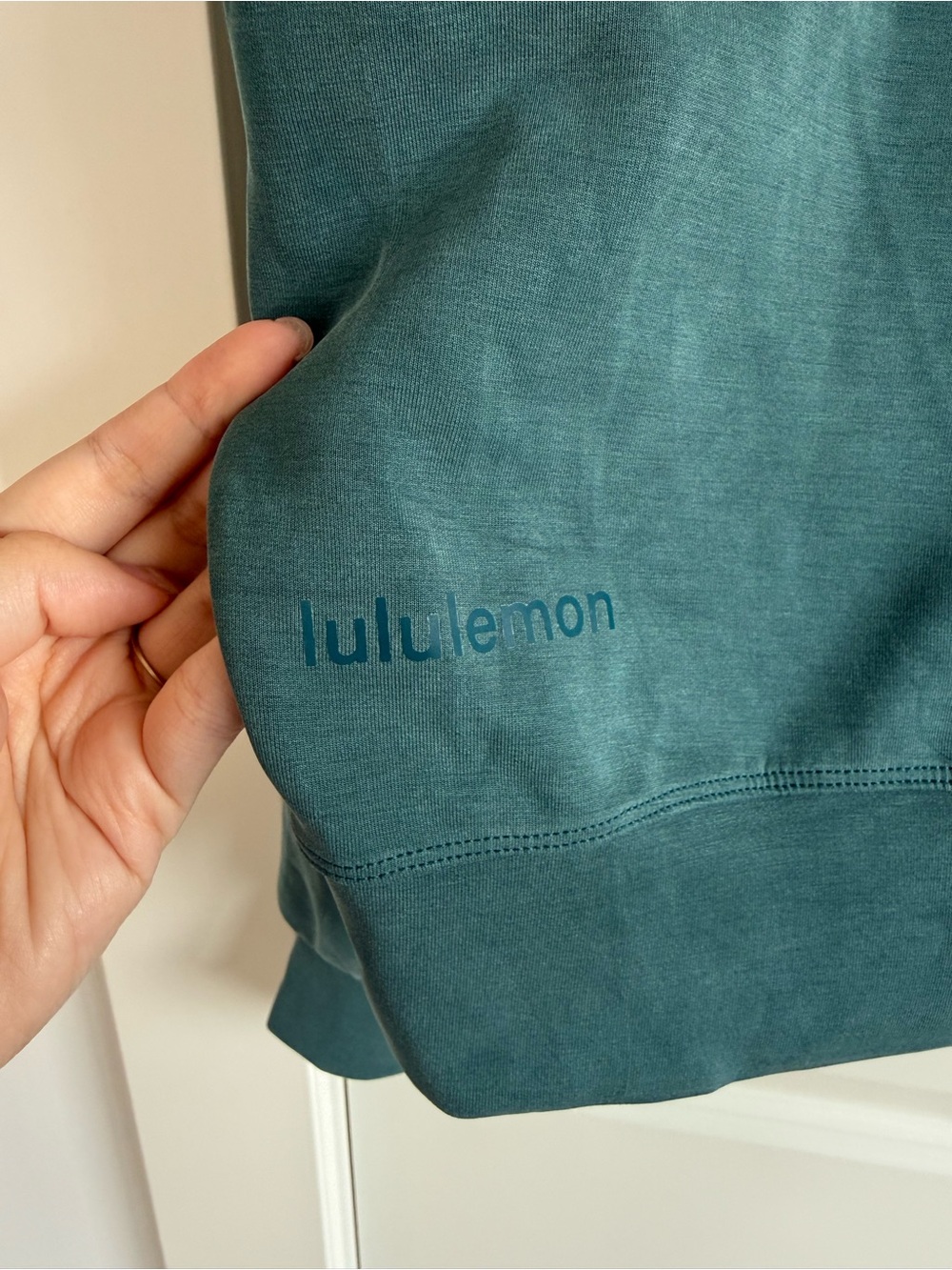 lululemon athletica Softstreme Perfectly Oversized Cropped Crew - Picture 5 of 8